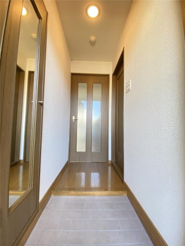 Ｋ・Ｔビルの玄関