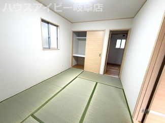 【和室】 | 大垣市野口！築12年再生住宅！お車並列3台ラクラク可能！太陽光発電システム搭載！ | 大垣市野口！築12年再生住宅！お車並列3台ラクラク可能！太陽光発電システム搭載！