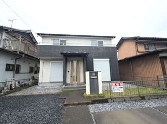 【外観】 | 大垣市野口！築12年再生住宅！お車並列3台ラクラク可能！太陽光発電システム搭載！ | 大垣市野口！築12年再生住宅！お車並列3台ラクラク可能！太陽光発電システム搭載！