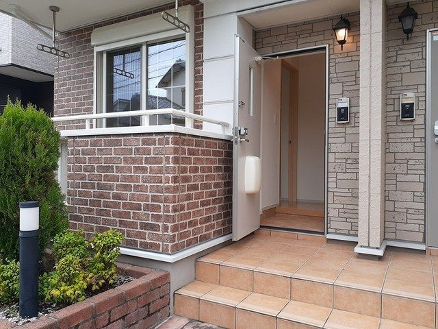 クレア春日の玄関