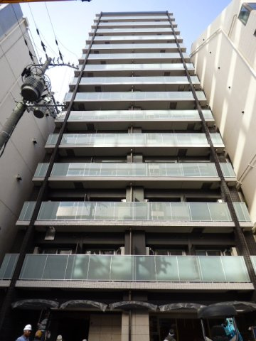 コンフォリア心斎橋EASTの外観
