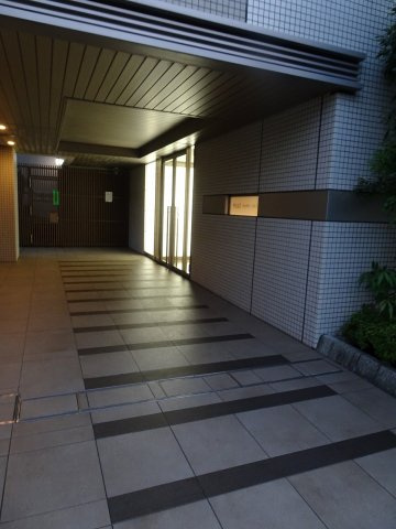 プルス上十条のエントランス
