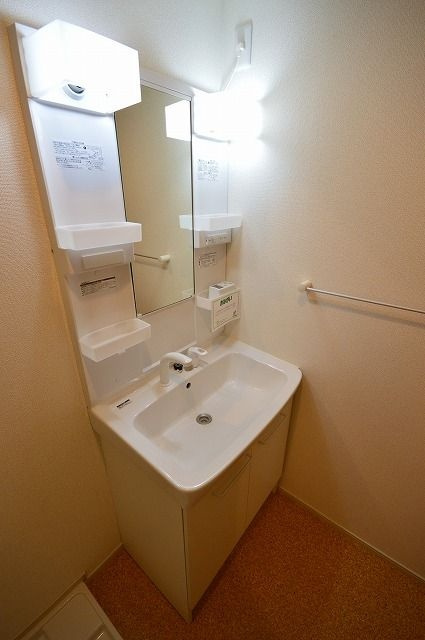 フローラ春日の洗面所