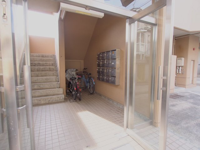 第一川本ビルのエントランス
