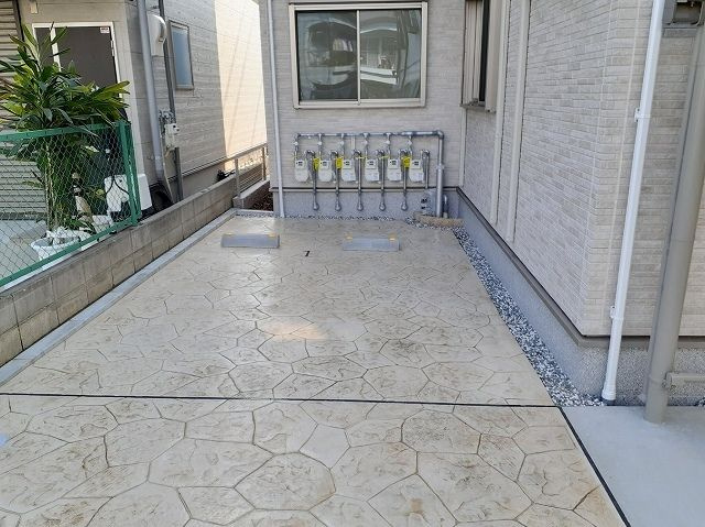フィデール春日の駐車場