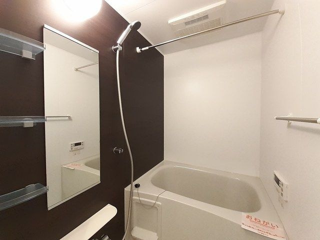ＥＬＥＶＩＴＡ弥永の浴室