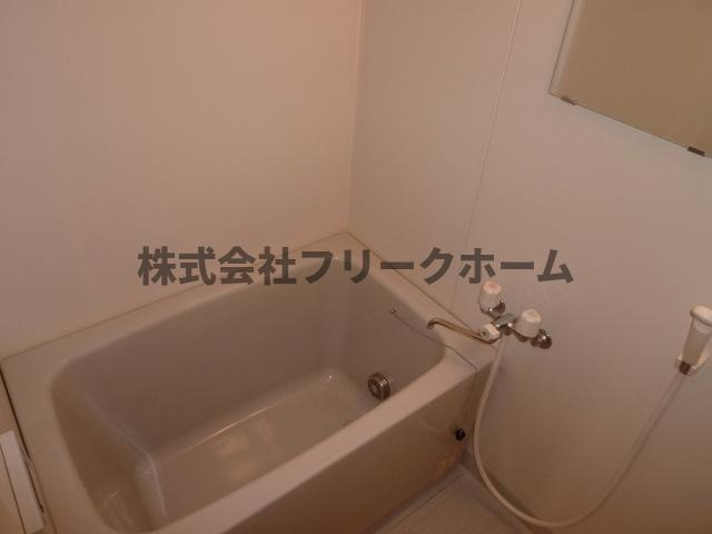 三鷹市下連雀３丁目の賃貸マンションの浴室