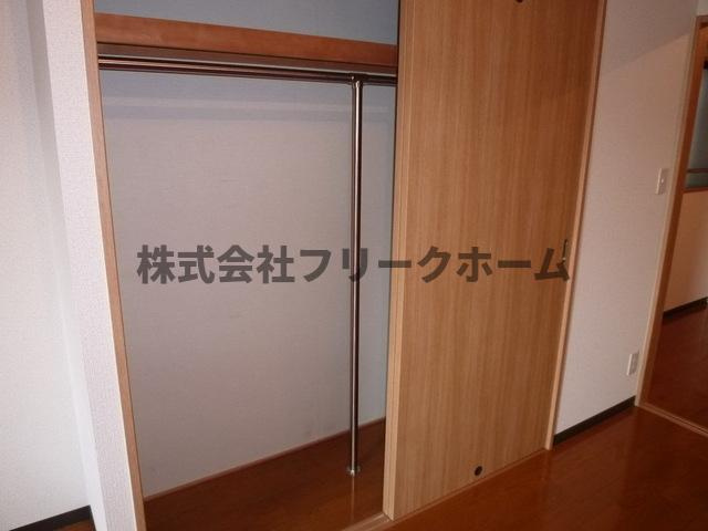 三鷹市下連雀３丁目の賃貸マンションの収納