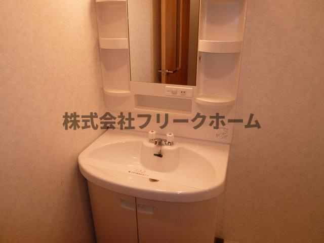 三鷹市下連雀３丁目の賃貸マンションの洗面所