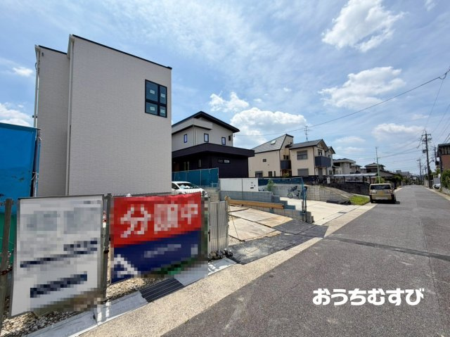 名東区極楽5期(全2棟)の前面道路含む現地写真