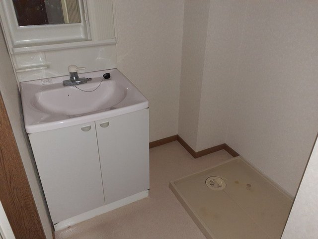 プラードアロージョの洗面所