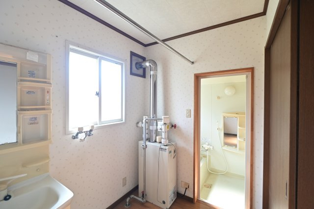 【独立洗面台】 | 黒石市北美町二丁目・中古住宅・平屋建て13.5坪