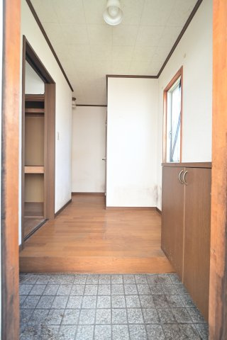 【玄関】 | 黒石市北美町二丁目・中古住宅・平屋建て13.5坪