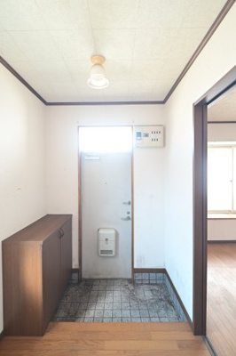 【玄関】 | 黒石市北美町二丁目・中古住宅・平屋建て・1LDK・480万円