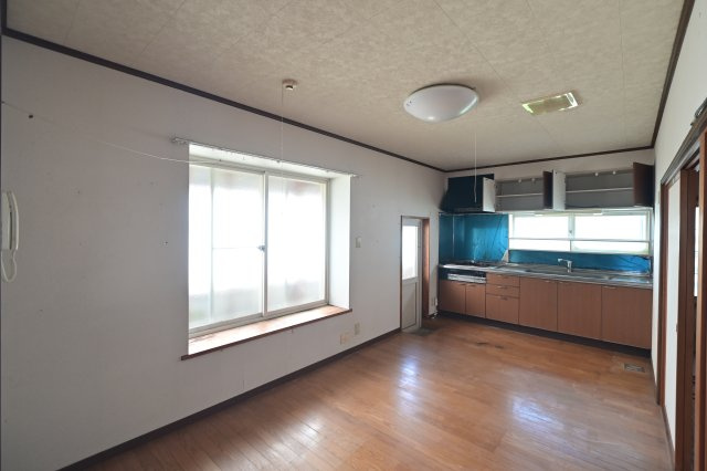 【居間・リビング】 | 黒石市北美町二丁目・中古住宅・平屋建て・1LDK・550万円