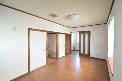 【居間・リビング】 | 黒石市北美町二丁目・中古住宅・平屋建て・1LDK・550万円