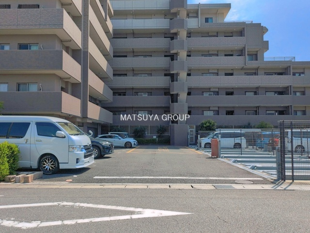 メイツ安城リフレビアの駐車場