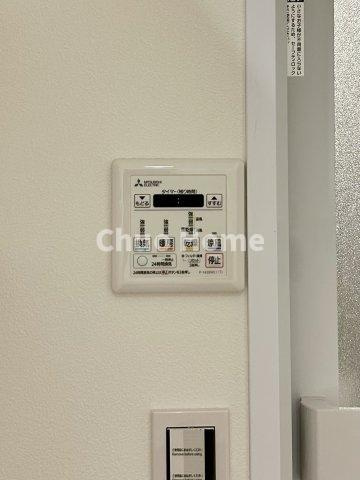 蔵前アムフラットの冷暖房・空調設備|【浴室乾燥機】暖房・冷風・換気・乾燥が可能です。毎日を快適に過ごせるうれしい機能が揃っています。雨の日の洗濯物も安心です。