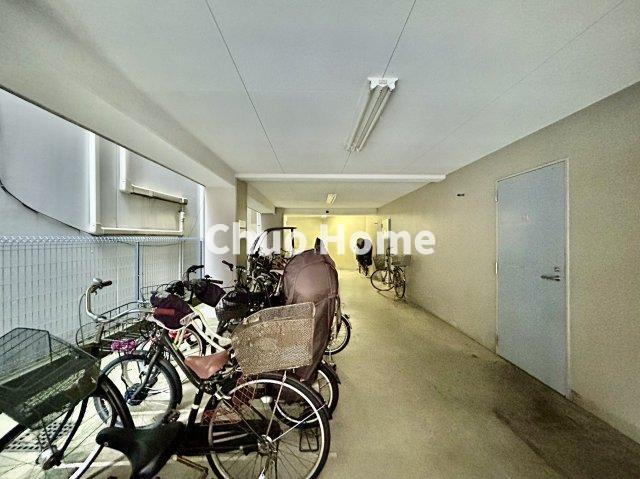 蔵前アムフラットの駐輪場|【自転車置き場】最新の空き状況や費用などの詳細は担当スタッフまでお問い合わせください。