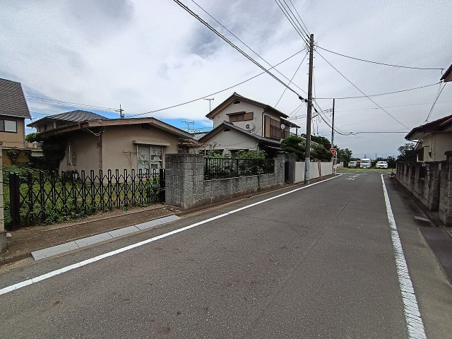 高崎市萩原町売土地の前面道路含む現地写真