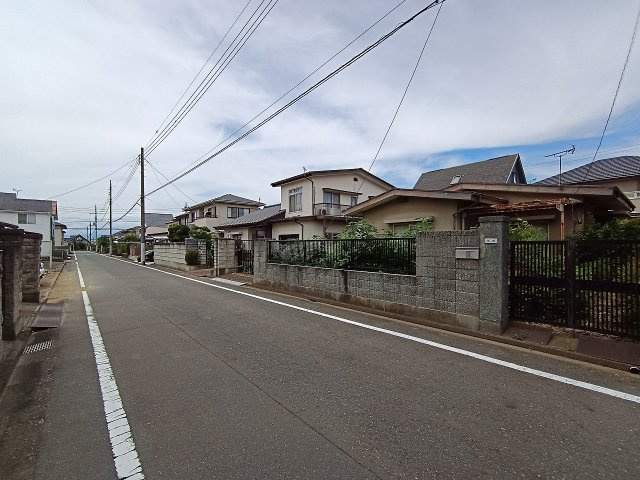 高崎市萩原町売土地の前面道路含む現地写真