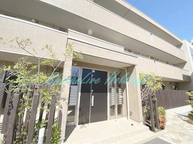 藤沢市辻堂神台２丁目のアパートのエントランス