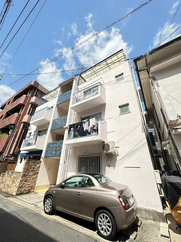 マンションLの外観
