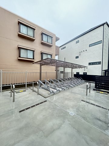 リブリ・中山手の駐車場