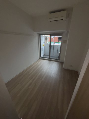 プレサンスみなと元町駅前の居間・リビング