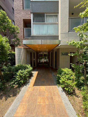 ノステルコート夕陽丘のエントランス