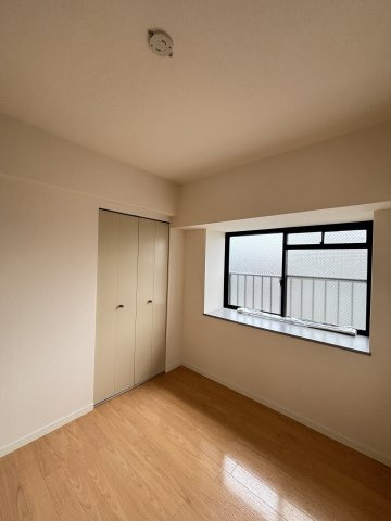 グランドアビタシオン平尾の洋室