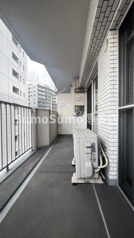 ケイジェイ博多住吉ビルのバルコニー