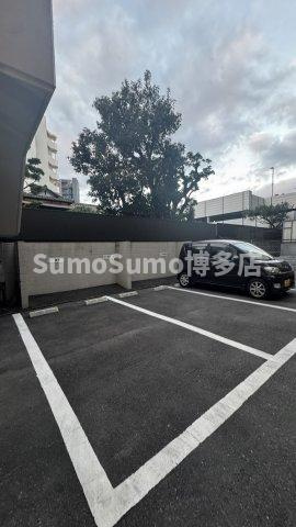 ケイジェイ博多住吉ビルの駐車場