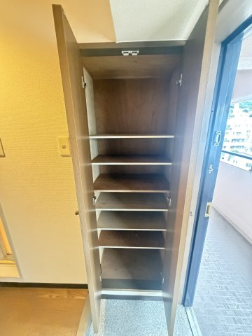 富士産業ビルの収納