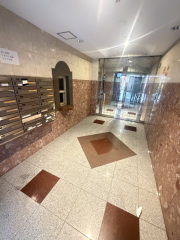富士産業ビルのロビー