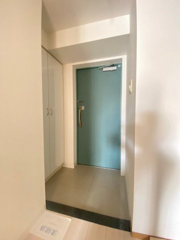 エスリード北浜の玄関