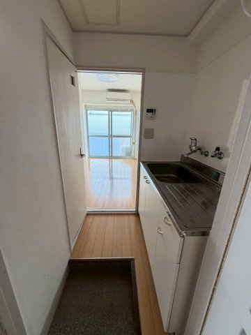 甲南ヤングマンションの玄関