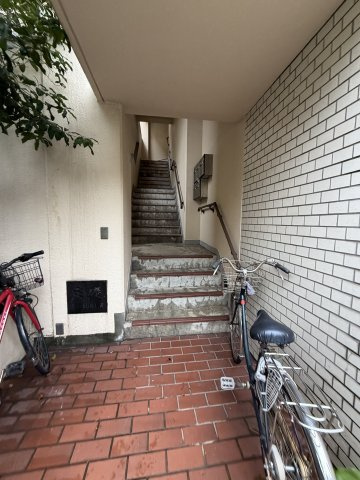 第二南マンションのロビー