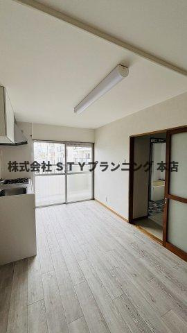 仲介手数料0円！プラザフェニックス千鳥ヶ丘Aの居間・リビング