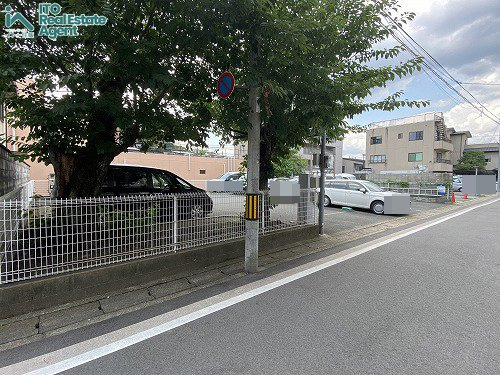 鹿ヶ谷西寺ノ前町 建築条件無し 土地の前面道路含む現地写真
