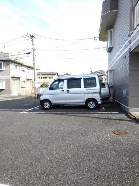 ホワイトハイツの駐車場