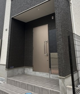 ウィングガーデン一ノ割のエントランス