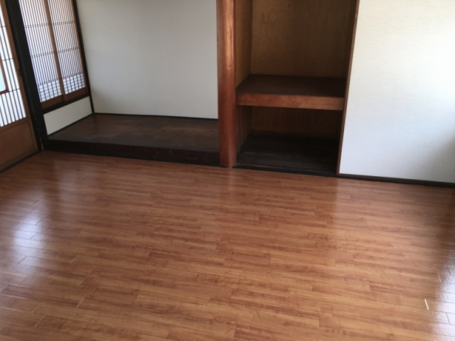 山幸商会本町貸家の居間・リビング