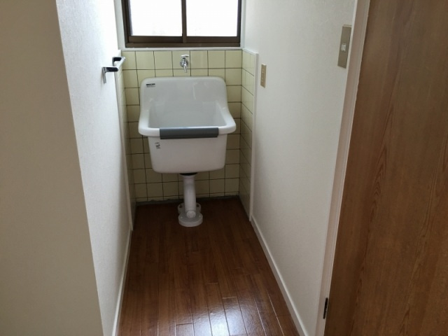 山幸商会本町貸家の内装
