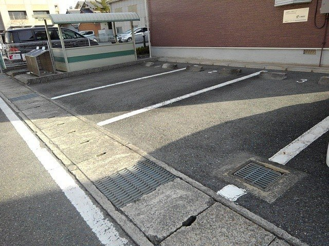 タウニー北条　２の駐車場