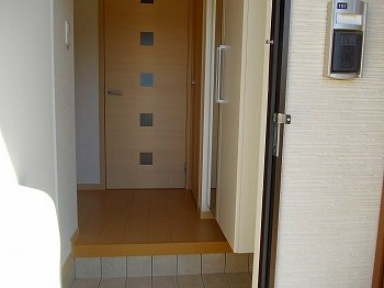 アイリスガーデンＢの玄関