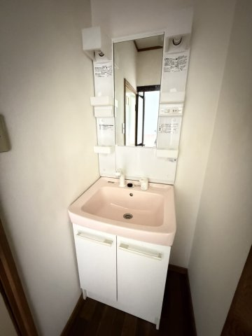 須磨区天神町貸家の洗面所