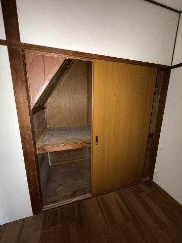 須磨区天神町貸家の収納