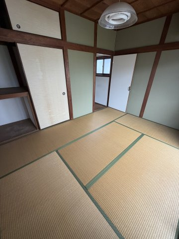 須磨区天神町貸家の寝室