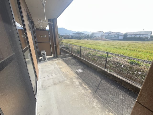 ファミール　ガーデンの庭